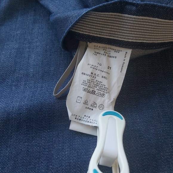 Armani Collezioni Jean's 31" Waist 45" Leg - Picture 10 of 15